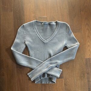 Gray V-Neck Ribbed long-sleeve.